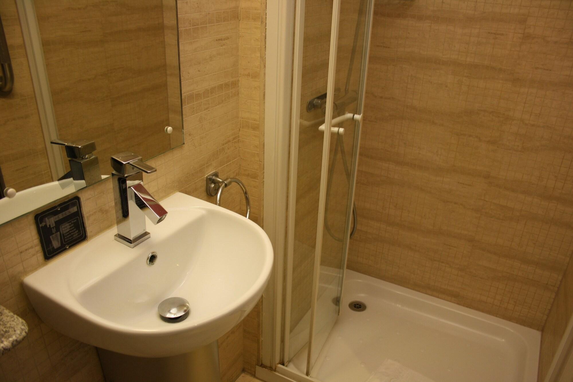 Eurotraveller Hotel- Express London Exterior photo