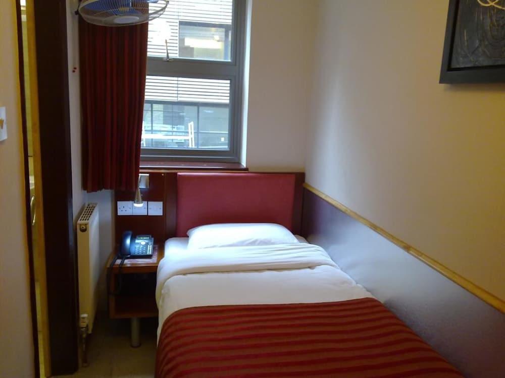 Eurotraveller Hotel- Express London Exterior photo