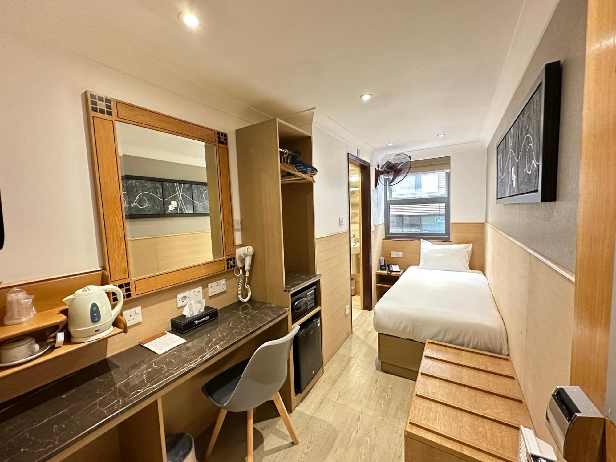 Eurotraveller Hotel- Express London Exterior photo