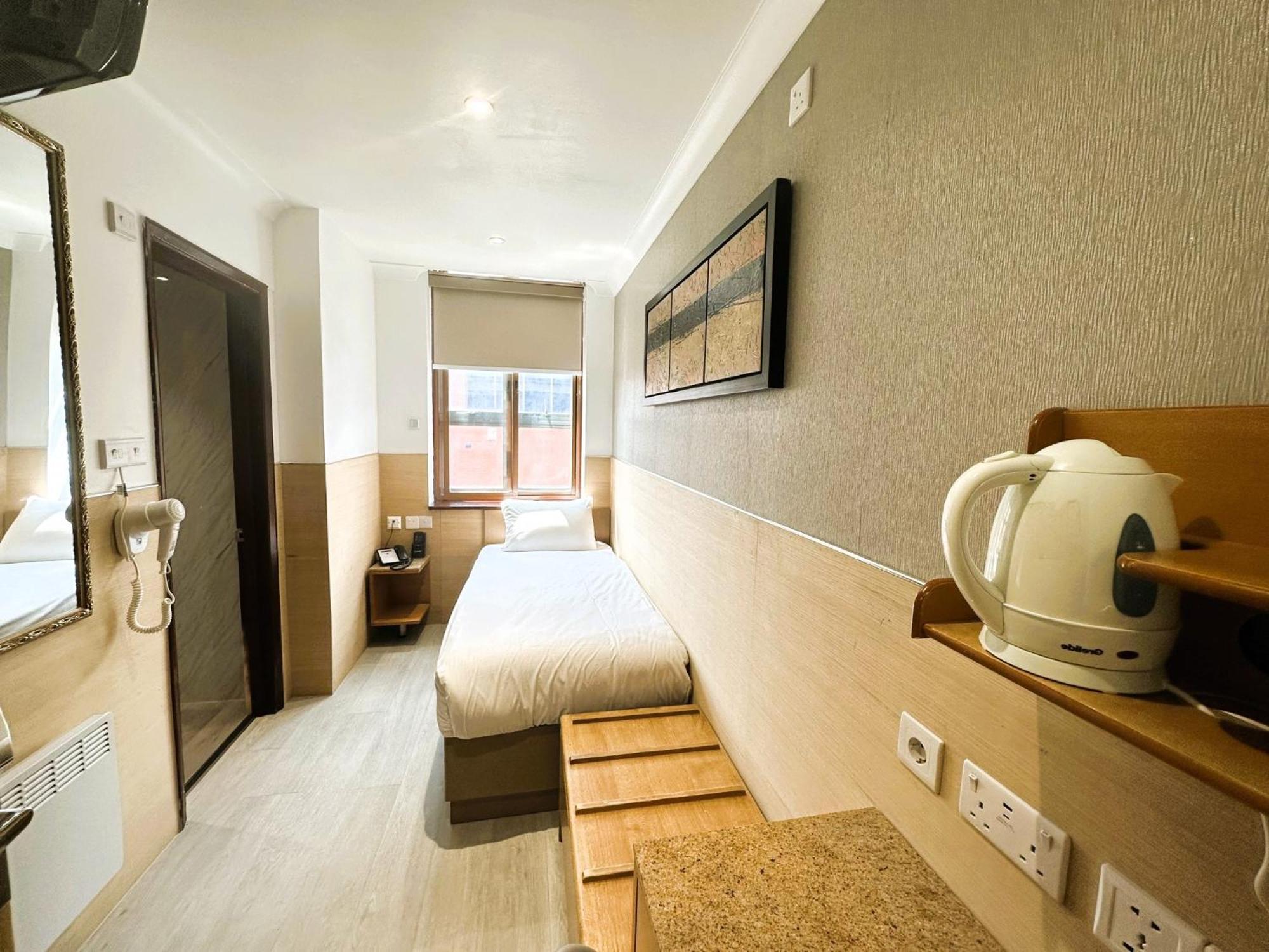 Eurotraveller Hotel- Express London Exterior photo